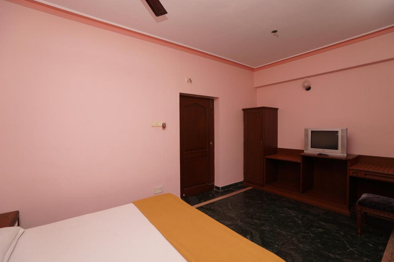 Lloyds Serviced Apartments,Krishna Street,T Nagar Chennai Eksteriør billede