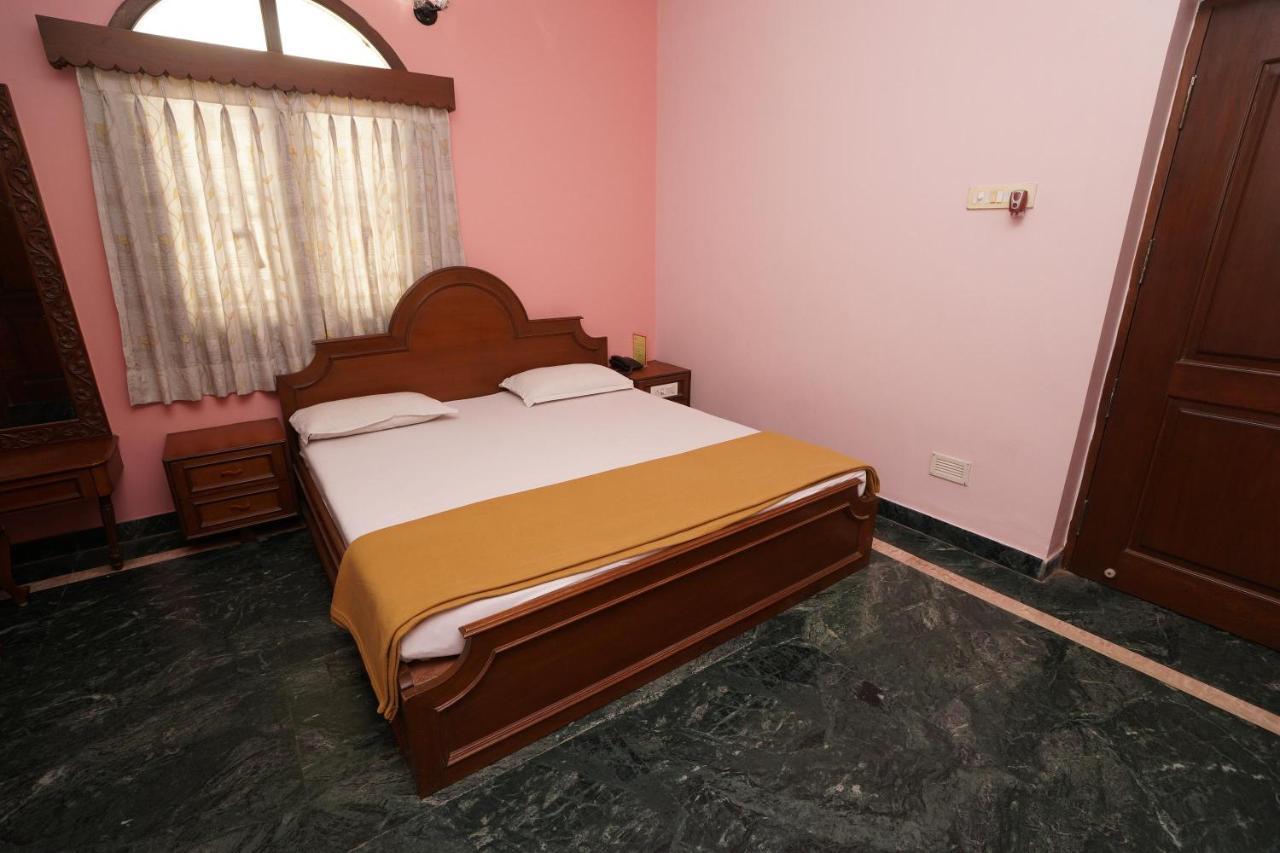 Lloyds Serviced Apartments,Krishna Street,T Nagar Chennai Eksteriør billede