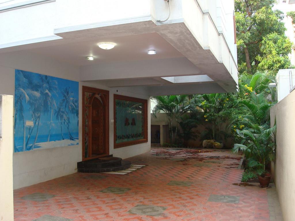 Lloyds Serviced Apartments,Krishna Street,T Nagar Chennai Værelse billede