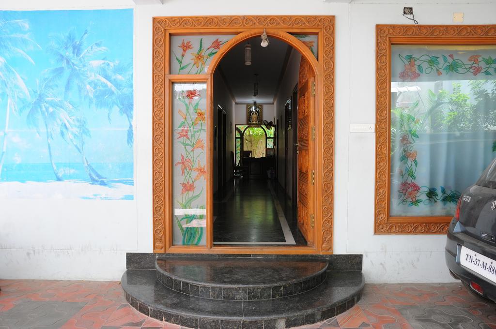 Lloyds Serviced Apartments,Krishna Street,T Nagar Chennai Værelse billede