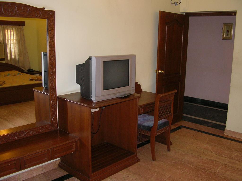 Lloyds Serviced Apartments,Krishna Street,T Nagar Chennai Værelse billede