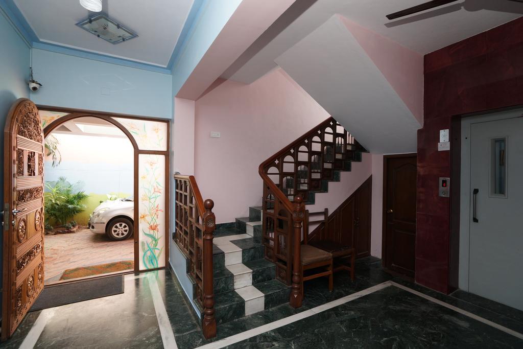 Lloyds Serviced Apartments,Krishna Street,T Nagar Chennai Eksteriør billede